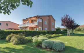 4 Bedroom Cozy Apartment In Vodnjan